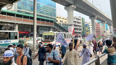 জামায়াতের ‘জাতীয় সমাবেশ’: সারা দেশ থেকে সোহ্‌রাওয়ার্দীতে জড়ে হচ্ছেন নেতা-কর্মীরা