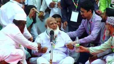 বক্তব্য দেওয়া সময় মঞ্চে অসুস্থ হয়ে পড়েছেন জামায়াত আমির