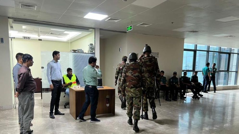 সেনা-পুলিশ পাহারায় গোপালগঞ্জ ছাড়লেন এনসিপি নেতারা