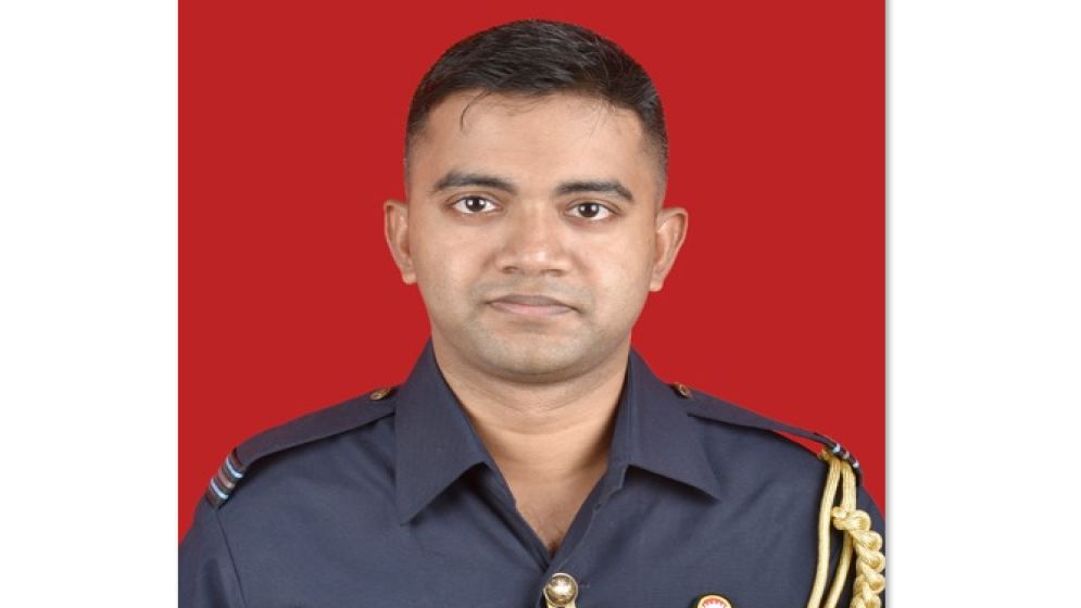 জঙ্গি বিমানের বৈমানিক রক্তাক্ত অবস্থায় ৪৫ মিনিট একটি  কক্ষে আবদ্ধ ছিলেন: প্রত্যক্ষদর্শী