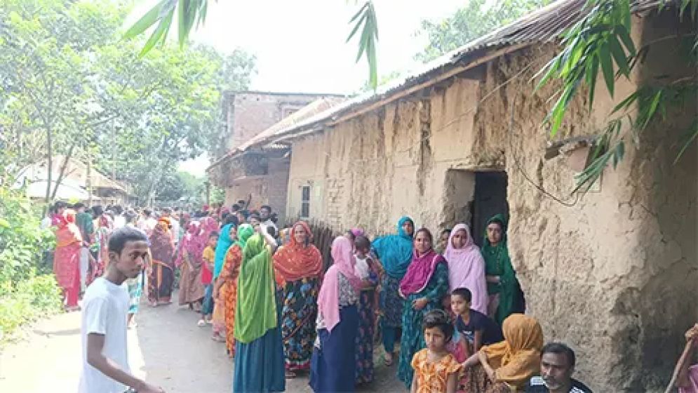 পবায় এক পরিবারের ৪ জনের মরদেহ উদ্ধার