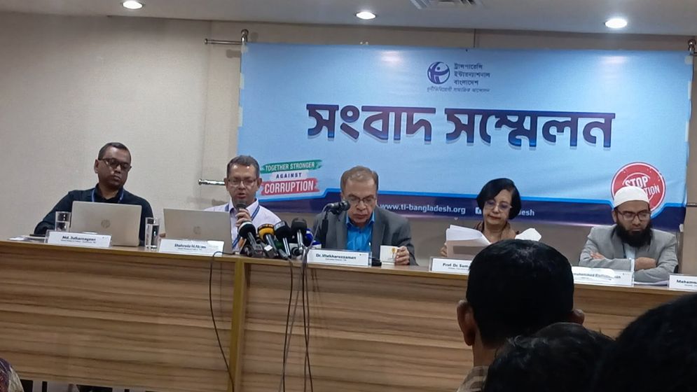 ১১ মাসে পুলিশের বিরুদ্ধে ৭৬১ মামলা : টিআইবি