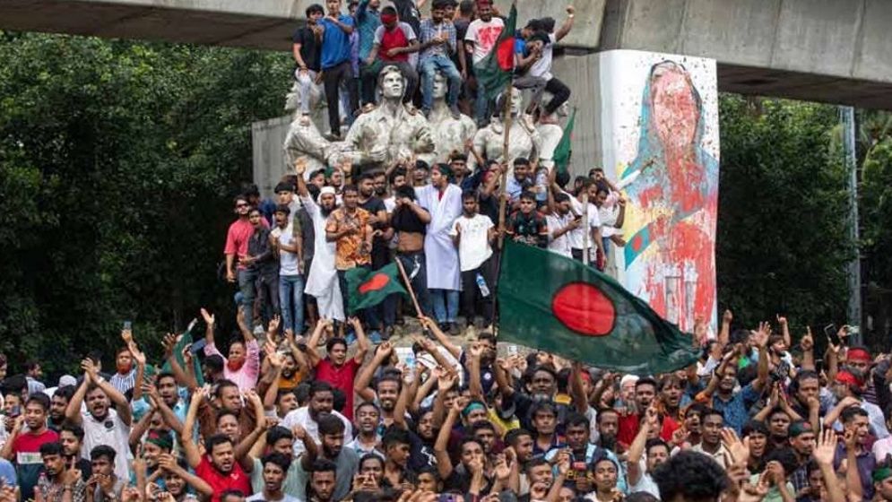 সফ্টকোর ফ্যাসিস্ট ও সুকুমার রায়ের ষোল আনাই মিছে
