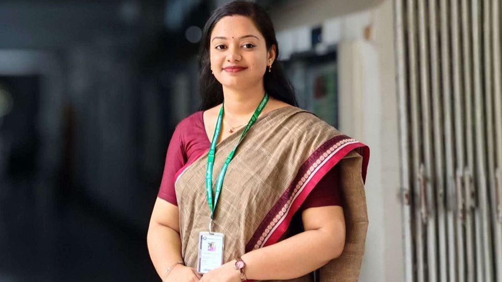 জাকসুর ছাত্রদল প্যানেলে বি ইউনিটের ভর্তি পরীক্ষায় প্রথম হওয়া মৌসুমী