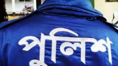 ওয়াকিটকিতে দেখামাত্র গুলির নির্দেশ দেওয়া বার্তা ফাঁসকারী সেই পুলিশ সদস্য গ্রেপ্তার