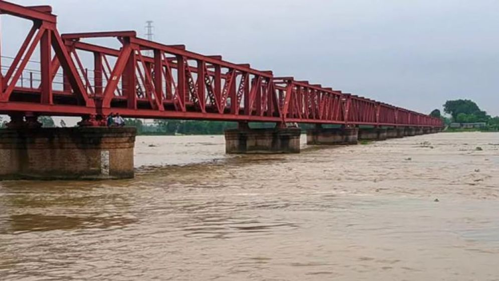 বিপৎসীমা ছুঁইছুঁই করছে তিস্তার পানি, উত্তরাঞ্চলে ফের বন্যার আশঙ্কা
