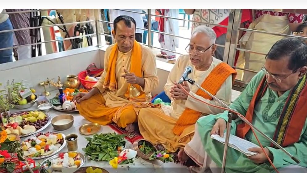 ষষ্ঠীতে শুরু দুর্গোৎসব