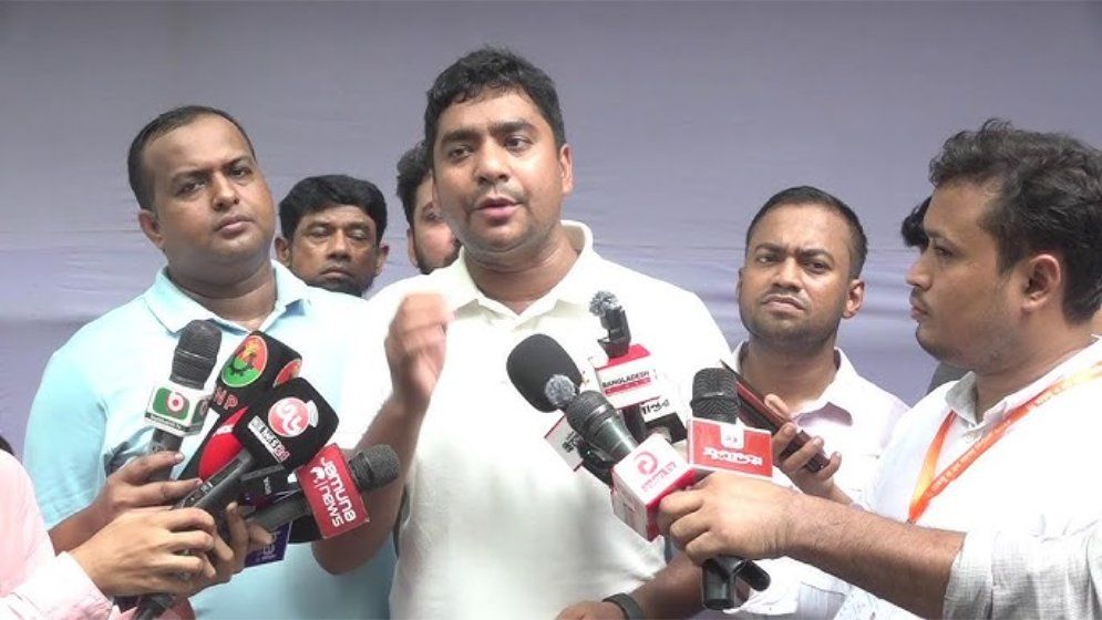 ঢাবির কিছু শিক্ষক শিবিরের ভাষায় কথা বলছেন: নাছির