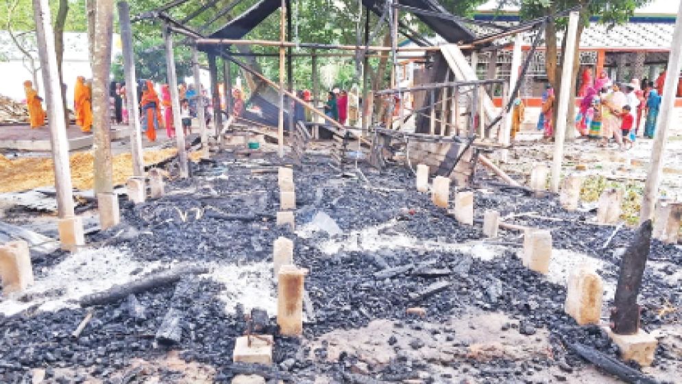 চার মাজারে হামলা-আগুন: অজ্ঞাত ২২০০ জনের বিরুদ্ধে মামলা