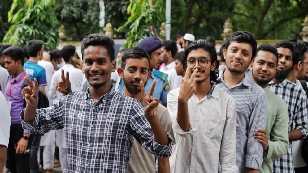 বিপুল উদ্দীপনায় চলছে ডাকসুর ভোটগ্রহণ