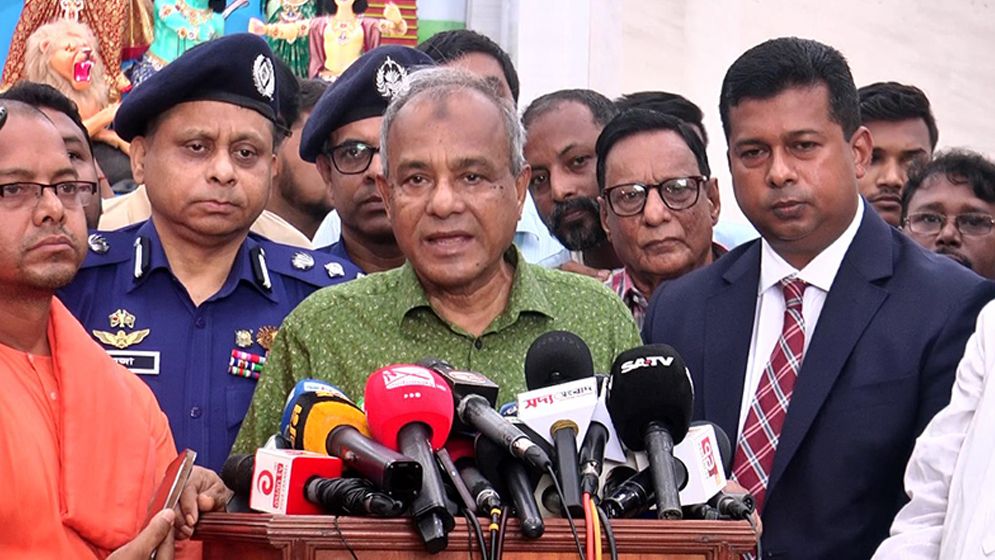 দুর্গাপূজায় কোথাও নিরাপত্তার কোনো ঝুঁকি নেই: স্বরাষ্ট্র উপদেষ্টা
