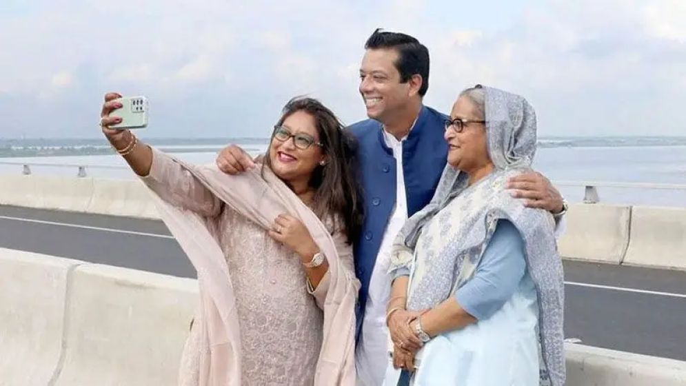 'রাহুল-প্রিয়াঙ্কা মডেলে' ছেলেমেয়েকে দলীয় নেতৃত্বে আনছেন শেখ হাসিনা