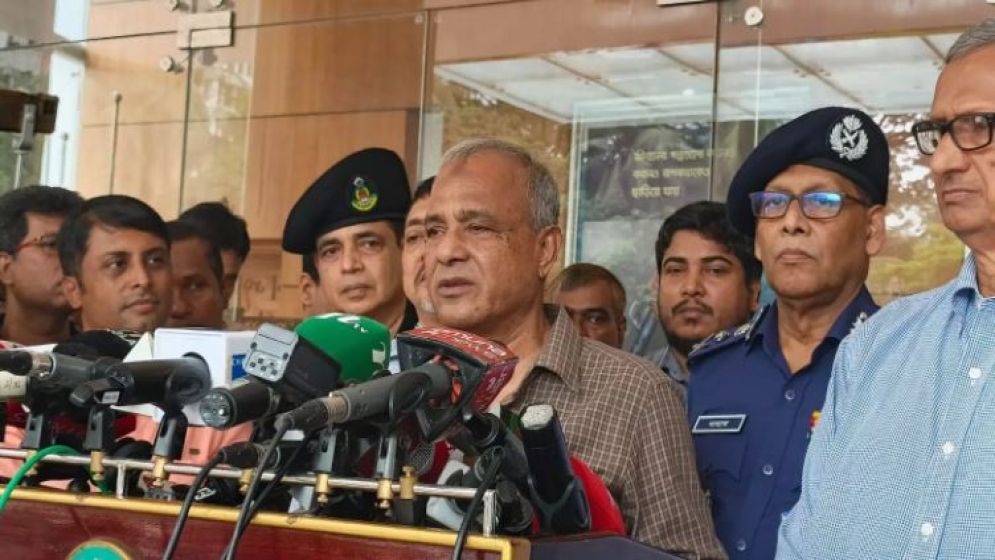 আইনশৃঙ্খলা পরিস্থিতি কিছুটা খারাপ হয়েছে, স্বীকার করলেন স্বরাষ্ট্র উপদেষ্টা