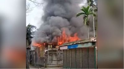 কুমিল্লায় ধর্ম অবমাননার অভিযোগে মাইকে ঘোষণা দিয়ে ৪ মাজারে হামলা-ভাঙচুর, আগুন