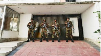 হাজি সেলিমের আজিমপুরের বাড়ি থেকে ৬টি বিলাসবহুল গাড়ি উদ্ধার