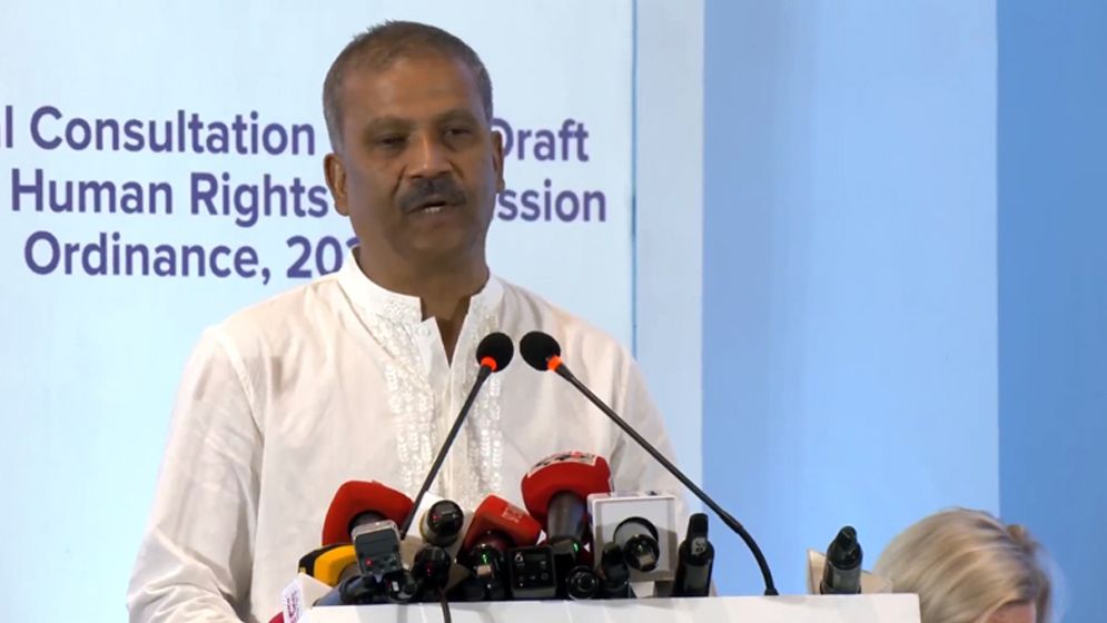 উপদেষ্টাদের সেফ এক্সিটের দরকার নেই: আসিফ নজরুল