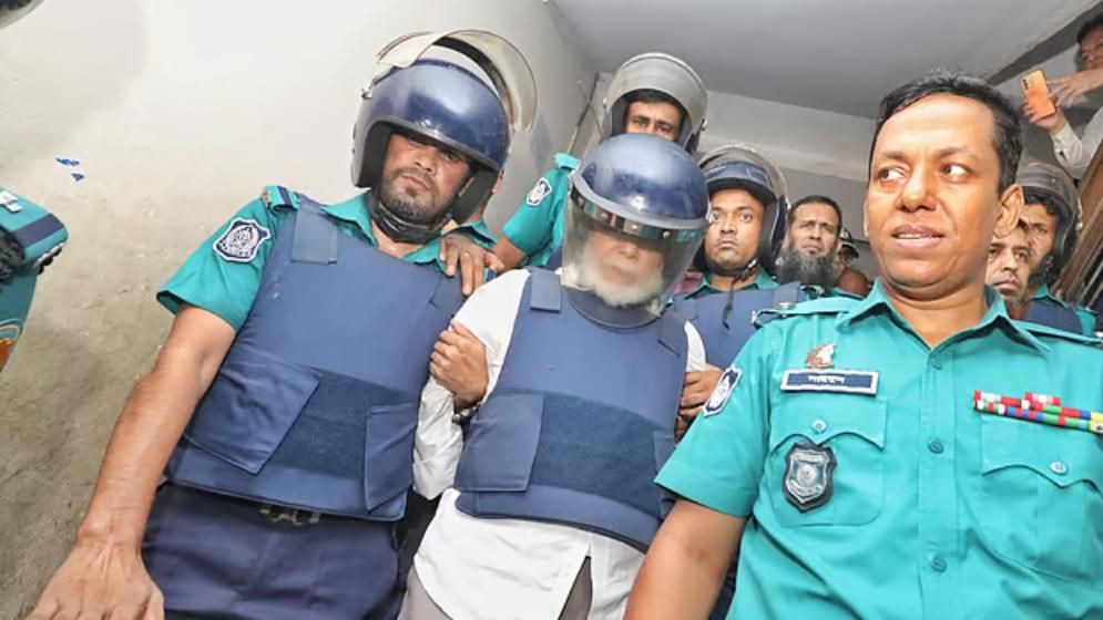 পাঁচ মামলায় বিচারপতি খায়রুল হককে জামিন দিতে হাইকোর্টের রুল জারি