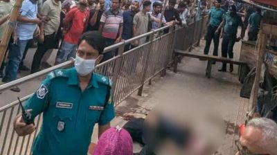 বিয়ারিং প্যাড খুলে নিচে পড়ে পথচারী নিহত, বন্ধ মেট্রোরেল