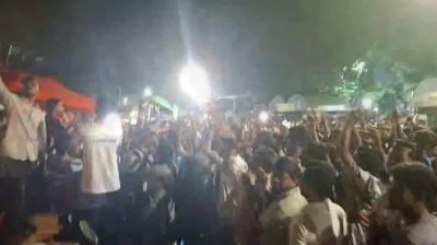 চাকসুর ফল কারচুপির চেষ্টার অভিযোগে শাহবাগে ছাত্রদলের অবস্থান