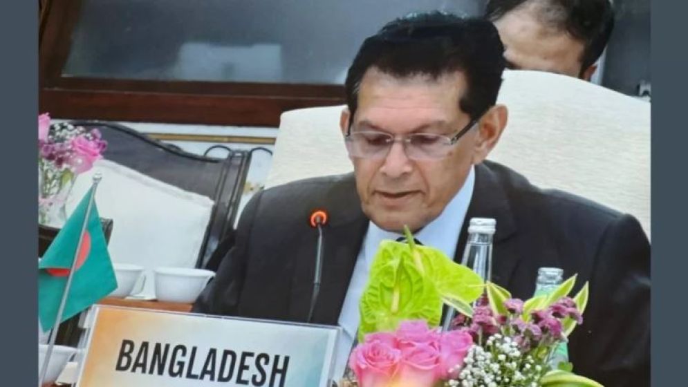 'বহিরাগত বা অভ্যন্তরীণ শক্তিকে সুযোগ দেওয়ার সামর্থ্য আমাদের নেই'