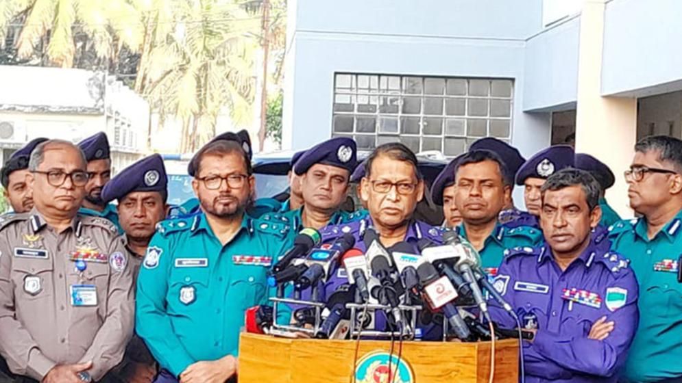 ক্রসফায়ার-গুমের ভয় দেখিয়ে সন্ত্রাস দমন করতে চাই না: আইজিপি