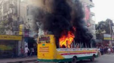 রাজধানীসহ আশপাশে পাঁচ গাড়িতে আগুন