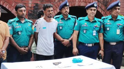 ‘রক্তচোষা জনি’ অস্ত্রসহ গ্রেপ্তার