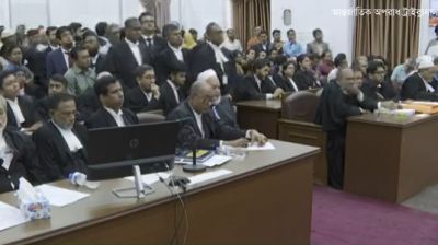 হাসিনাসহ তিনজনের বিরুদ্ধে মামলার রায় ঘোষণা শুরু হয়েছে