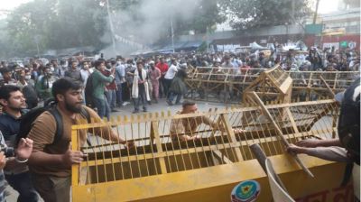 শাহবাগে ৪৭তম বিসিএস প্রার্থীদের পদযাত্রায় পুলিশের বাধা, রণক্ষেত্র