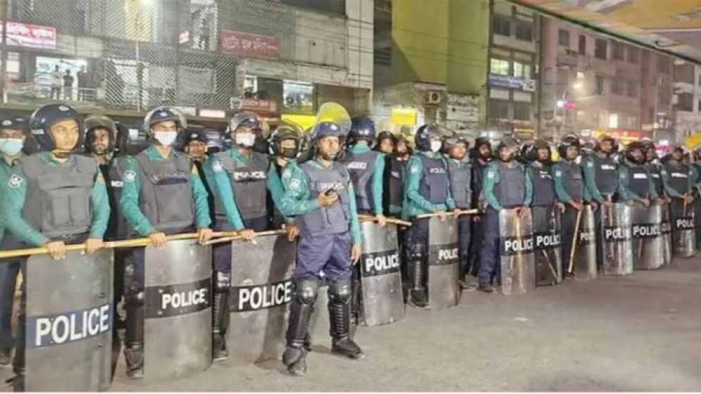 ডিএমপির ৫০ থানায় পুলিশের বিশেষ মহড়া