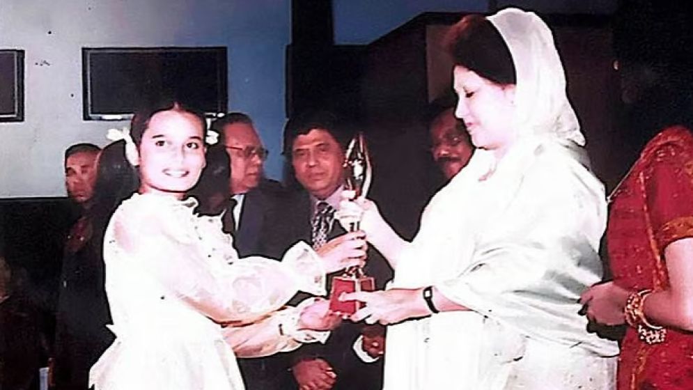 খালেদা জিয়া: সময়ের পরতে পরতে সংগ্রামী জীবনের ইতিহাস