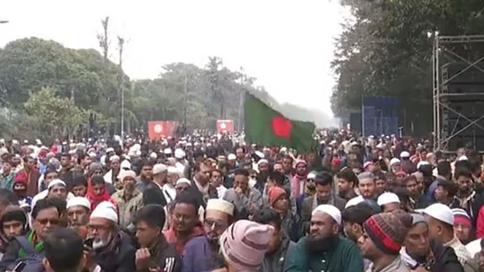 মানিক মিয়া অ্যাভিনিউতে দলে দলে আসছে মানুষ