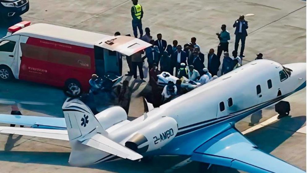 হাদিকে নিয়ে সিঙ্গাপুরের পথে এয়ার অ্যাম্বুলেন্স