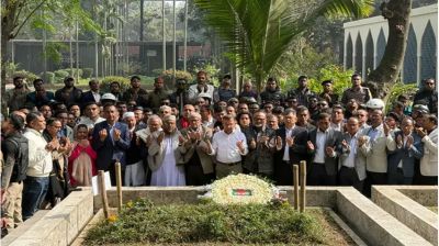 হাদির কবর জিয়ারত করলেন তারেক রহমান