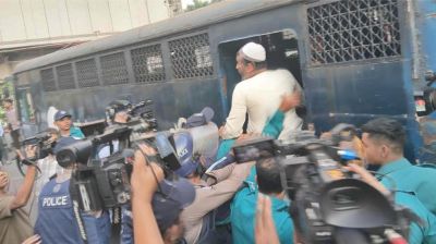 সচিবালয় থেকে ৪ জনকে পুলিশি হেফাজতে