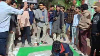 জবির মূল ফটকে পাকিস্তানের পতাকা আঁকতে বাধার অভিযোগ