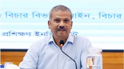 গুজব থেকে প্রবাসীদের সতর্ক থাকার আহ্বান উপদেষ্টা আসিফ নজরুলের