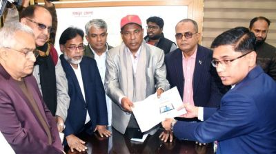 বগুড়া-৬ আসনে তারেক রহমানের পক্ষে মনোনয়ন ফরম উত্তোলন