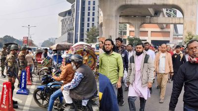 হেঁটেই খালেদা জিয়ার জানাজায় যাচ্ছে মানুষ, আগারগাঁও থেকে যান চলাচল বন্ধ