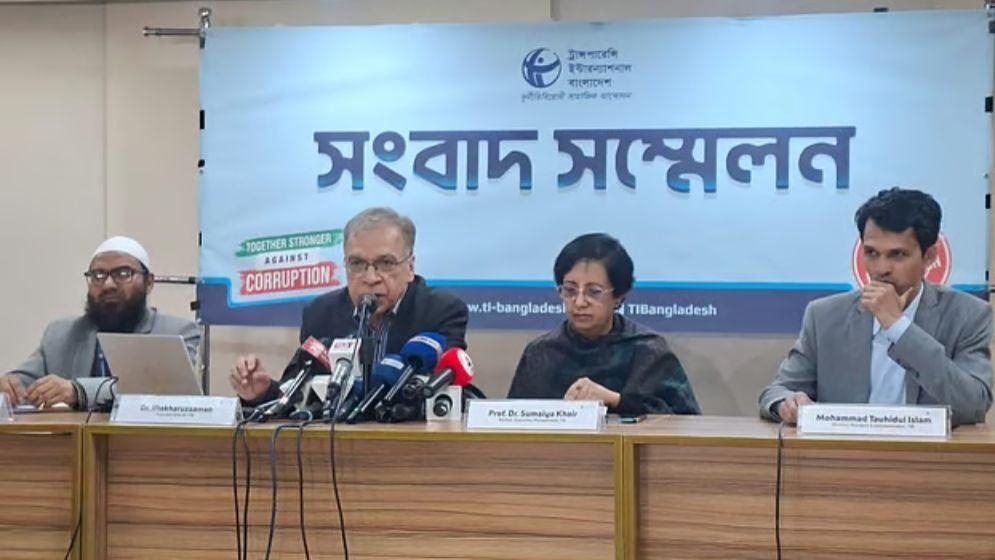 উপদেষ্টা পরিষদের চেয়ে আমলাতন্ত্রের একটি অংশ বেশি প্রভাবশালী: ইফতেখারুজ্জামান