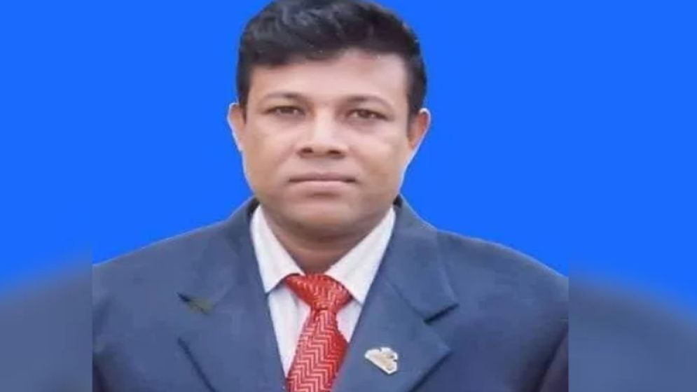 কলেজশিক্ষককে গলা কেটে হত্যা, জনতার আগুনে দগ্ধ হয়ে বৃদ্ধার মৃত্যু