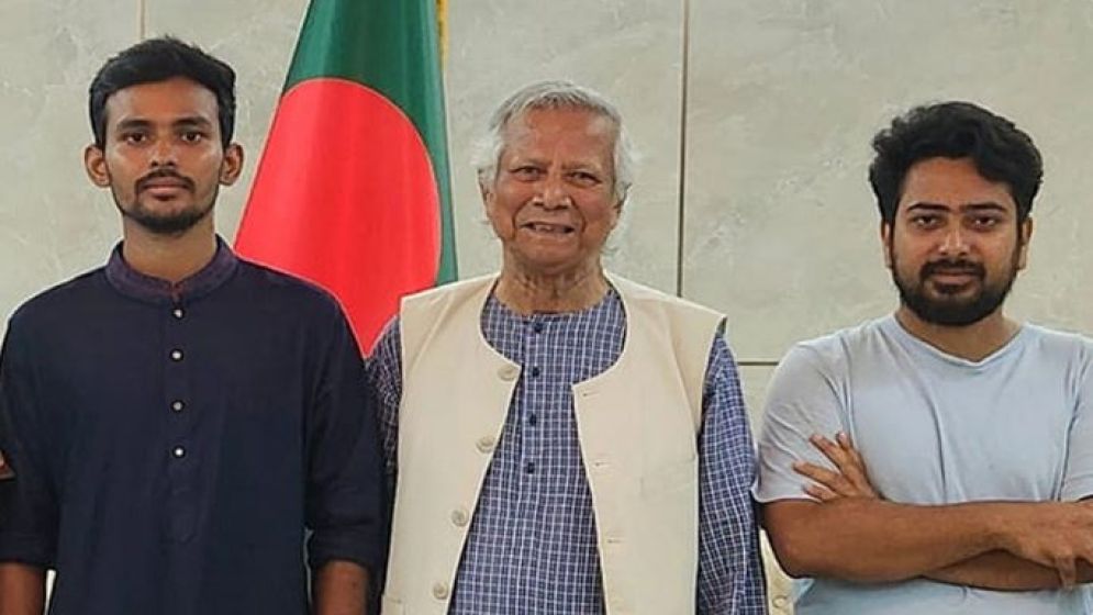 প্রধান উপদেষ্টার সঙ্গে বৈঠক করতে যমুনায় নাহিদ-আসিফ