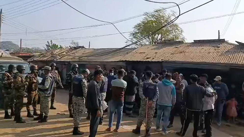 টেকনাফে রোহিঙ্গা ক্যাম্পে স্থানীয় যুবকের গুলিবিদ্ধ মরদেহ