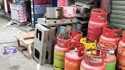 সিলিন্ডার গ্যাস ব্যবসায়ীরা আজ থেকে সারা দেশে ধর্মঘটে