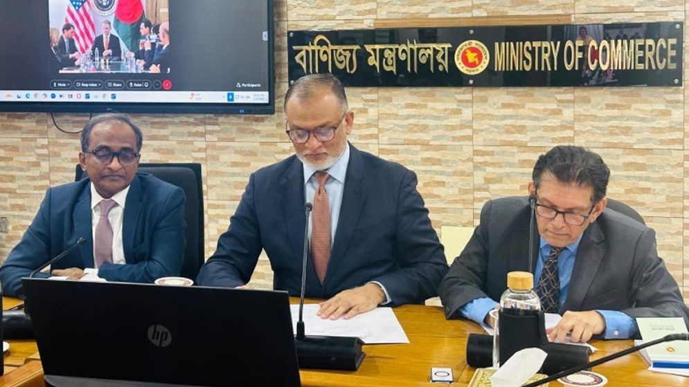 যুক্তরাষ্ট্রের সঙ্গে বাংলাদেশের বাণিজ্য চুক্তি সই, পাল্টা শুল্ক কমল ১ শতাংশ