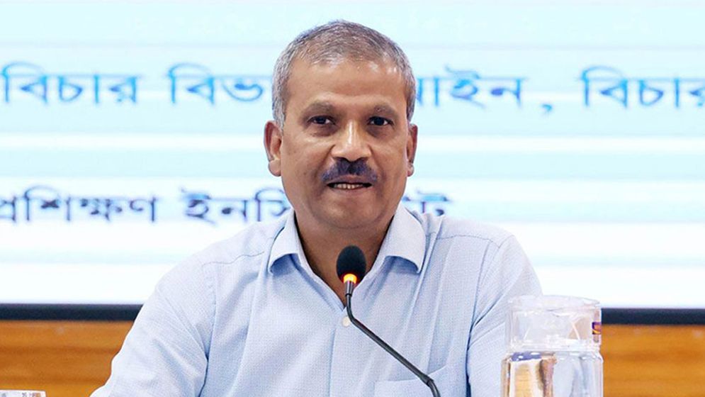 বিএনপির ইচ্ছাতেই সংসদের দক্ষিণ প্লাজায় শপথ : আইন উপদেষ্টা