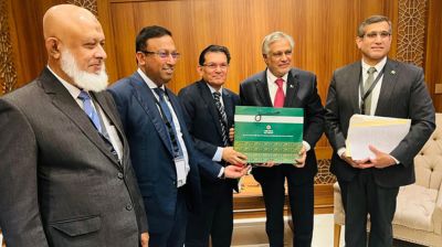 ঢাকা সফরের অপেক্ষায় শাহবাজ শরিফ, পররাষ্ট্রমন্ত্রীকে জানালেন ইসহাক দার