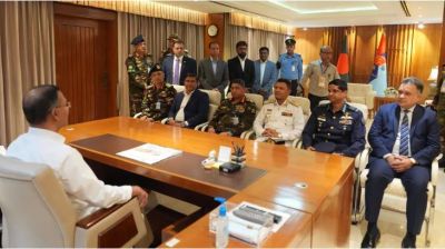 প্রথমবার সশস্ত্র বাহিনী বিভাগে অফিস করলেন প্রধানমন্ত্রী