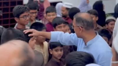 প্রধানমন্ত্রীকে শিশু, ‘আঙ্কেল আপনি রোজা রাখেন?’