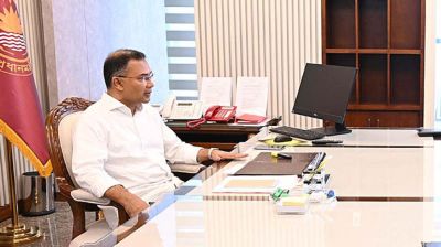প্রতিশ্রুতি অনুযায়ী সিগন্যাল মেনেই অফিস করছেন প্রধানমন্ত্রী